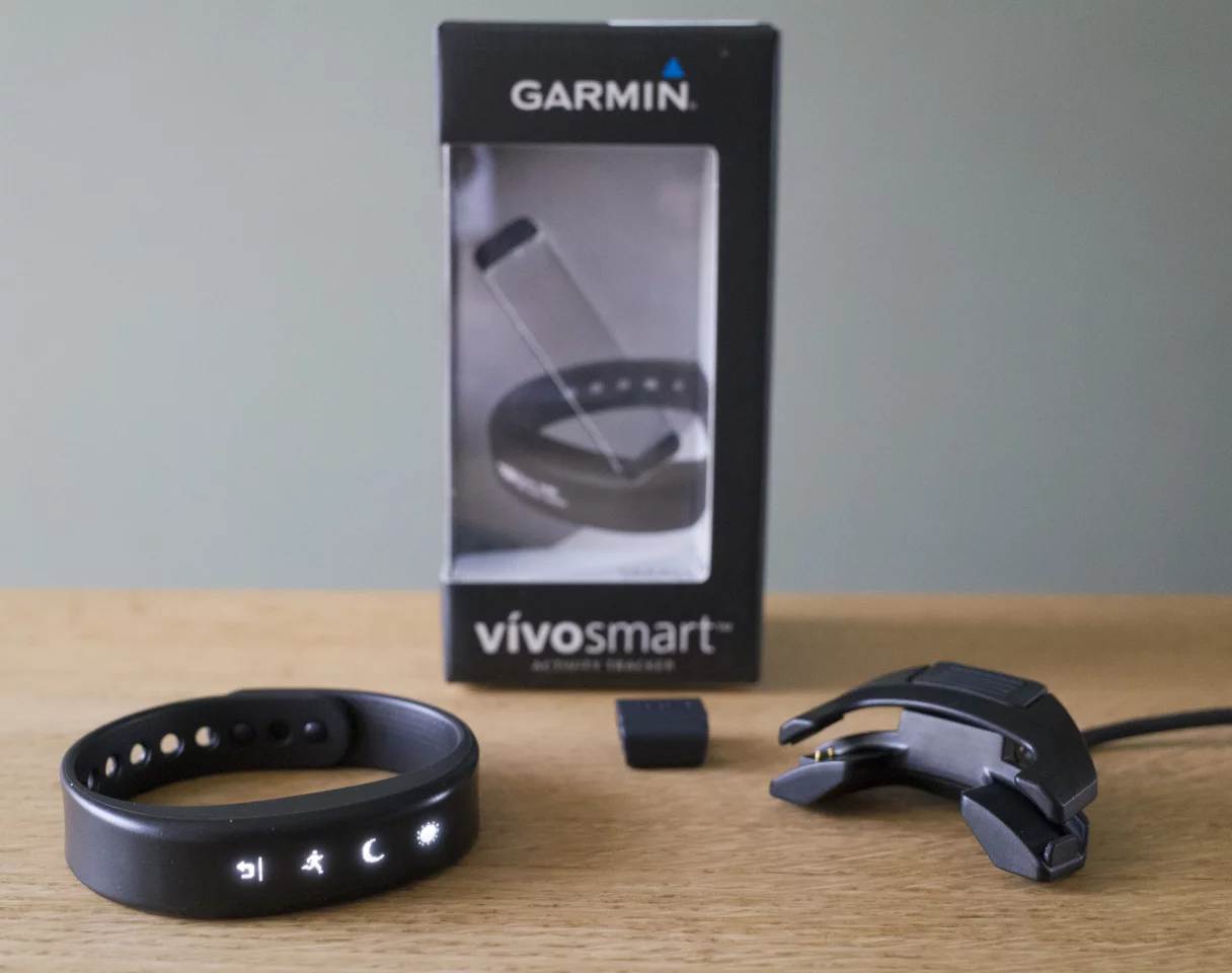 This is what's in the box of the Garmin Vivosmart (Photo: Simon Crisp/Gizmag.com)