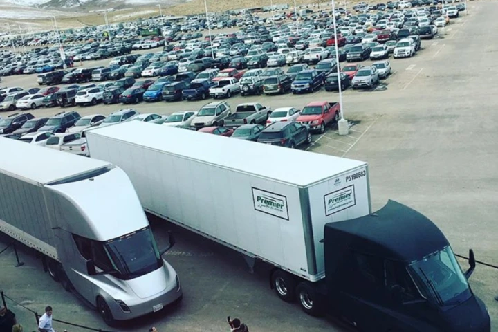 Tesla Semis leave the Tesla Gigafactory in Nevada