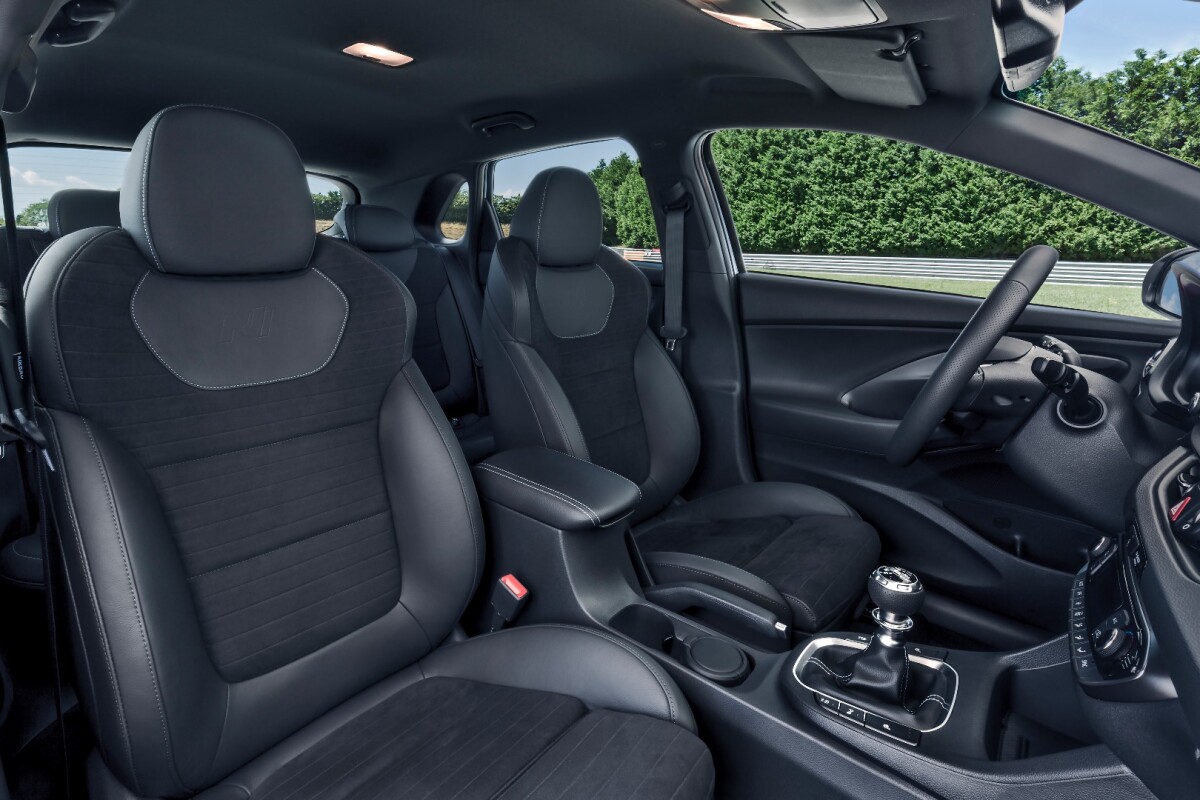 High-performance sport seats with increased bolstering and powerful lumbar support are also part of the i30 N’s interior changes