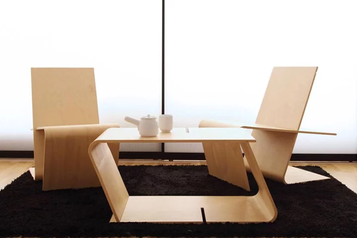 LLSTOL is a simple wooden lounge chair that can be quickly and easily transformed into a coffee table or dismantled for storage