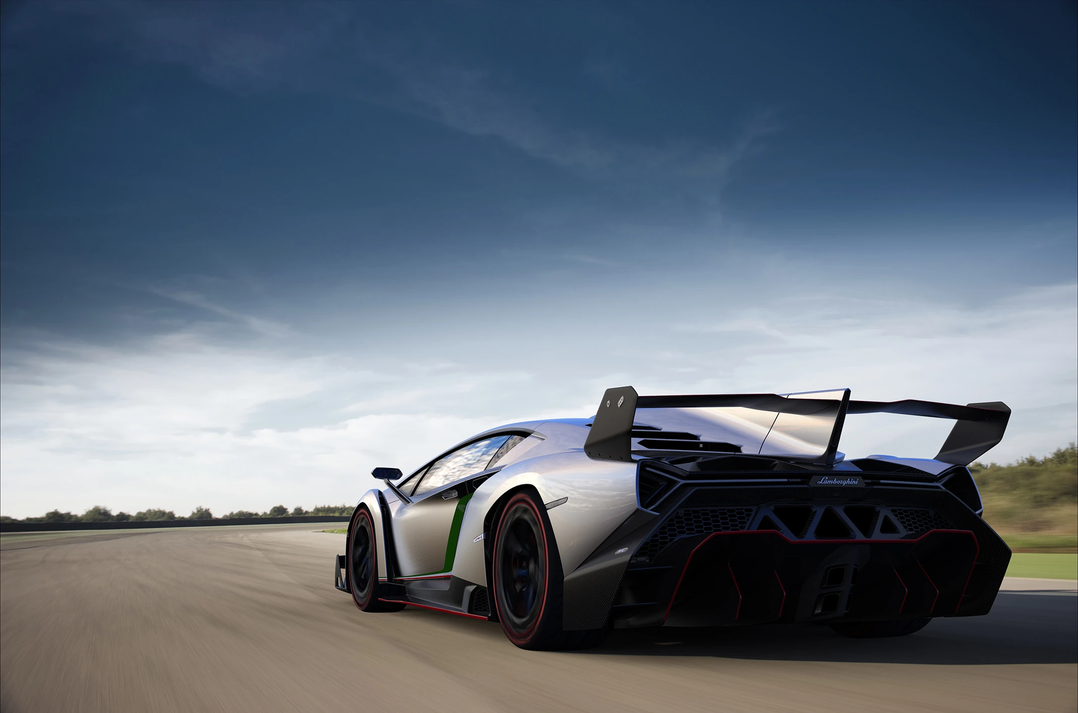 But I want one? Tough crackers ... only 3 Venenos were built with the lot already sold for a mere 3 million euros ($3,915,300 US) each ... plus tax