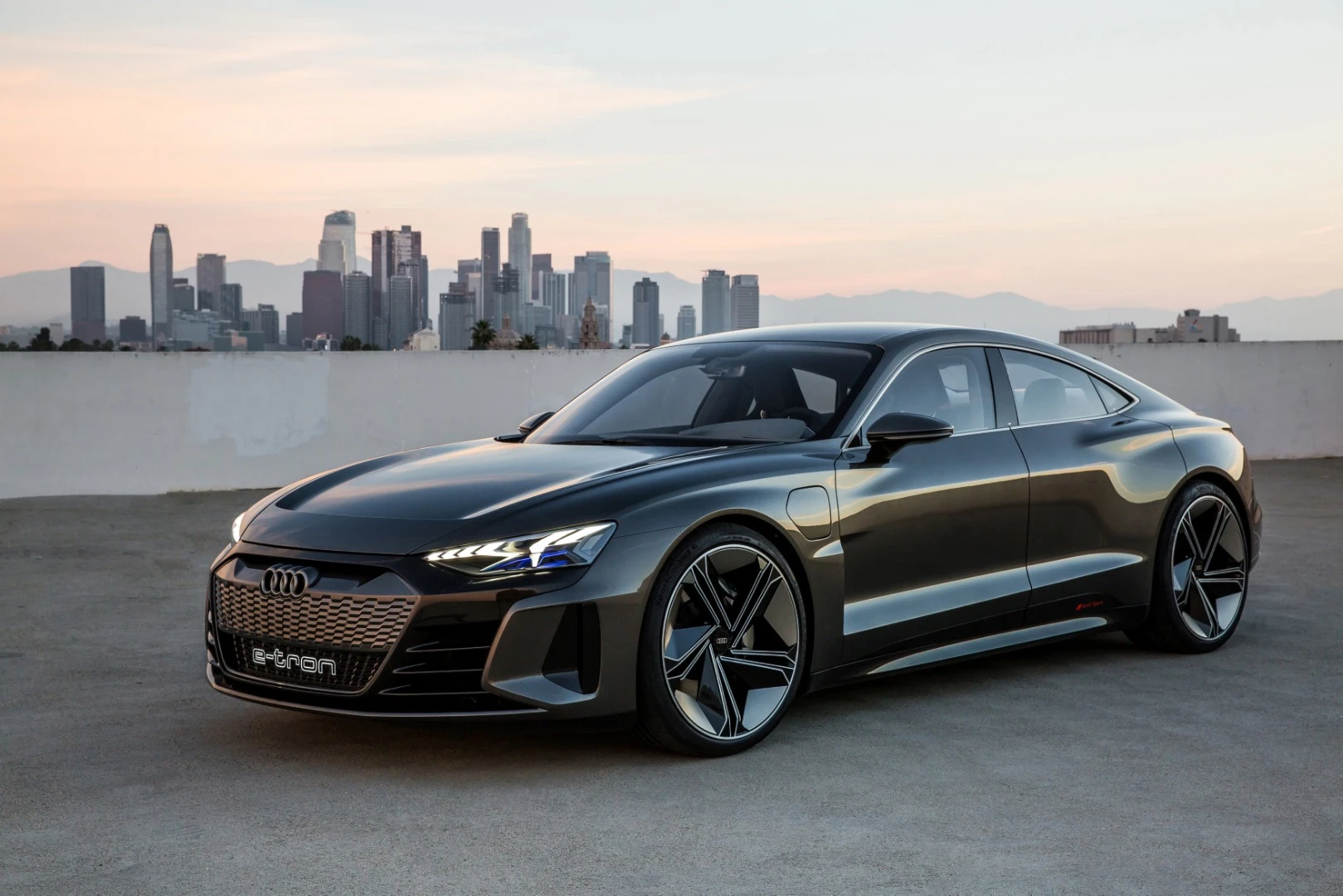 Audi e-tron GT: design and wheels are very reminiscent of the Sportback SUV, which goes on sale next year