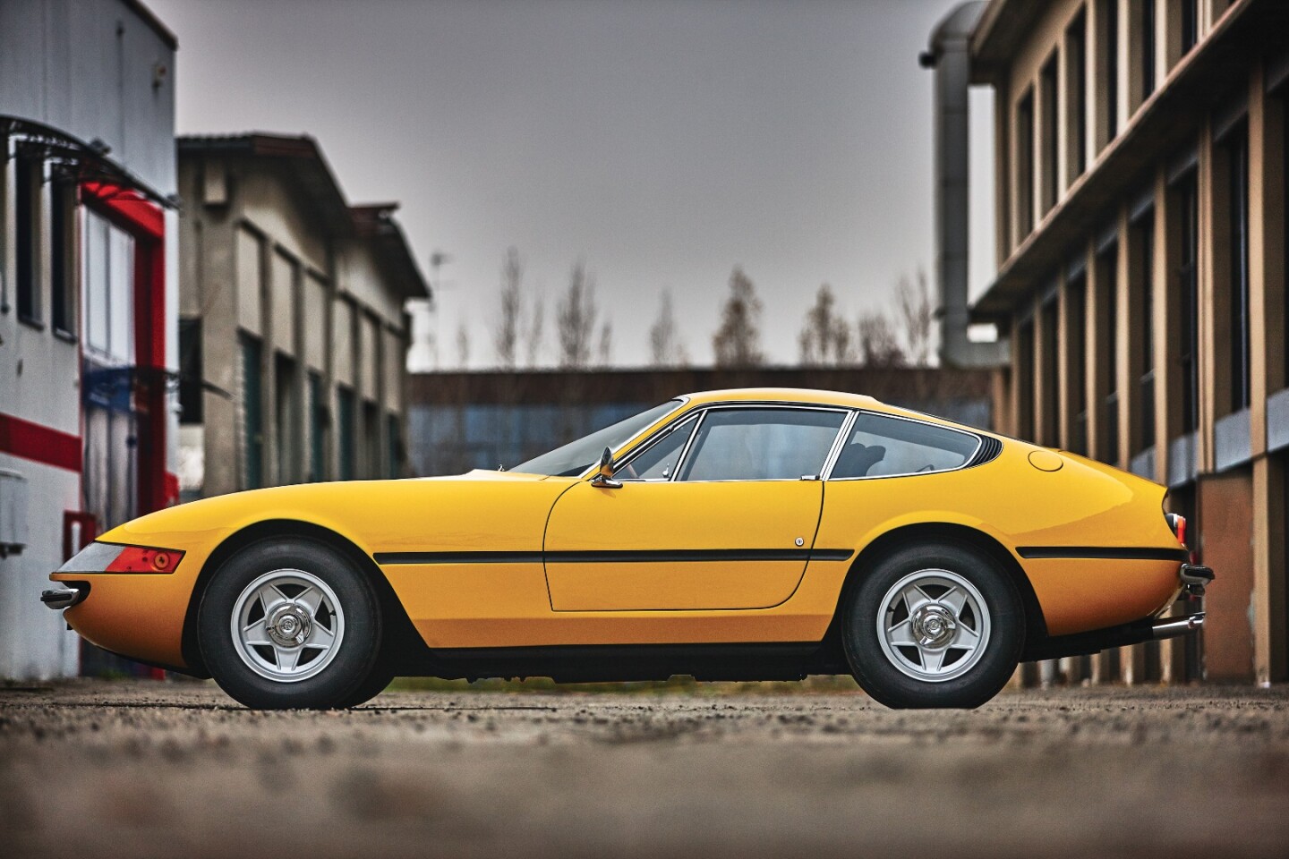 This 1971 Ferrari 365 GTB/4 Daytona Berlinetta by Scaglietti has an estimated price of $763,000 to $981,000