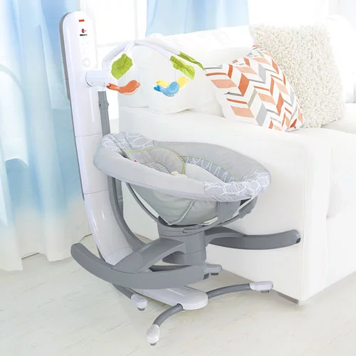 Users can remotely control the Cradle ’n Swing from a distance of up to 164 ft (50 m)