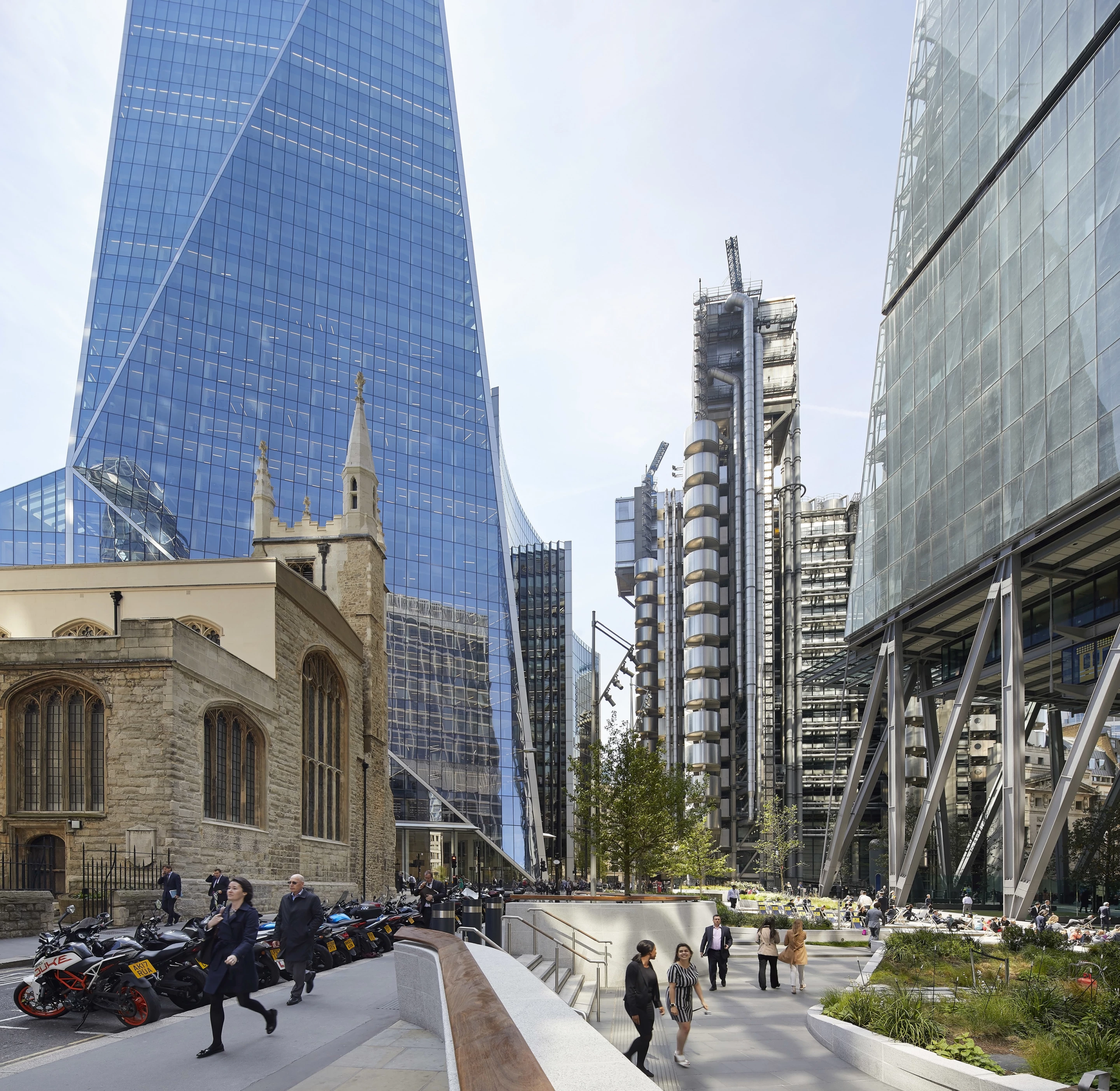 "To protect the view of St Paul's Cathedral, the building needed either to be stepped or inclined behind the cathedral's dome from key vantage points," explains KPF