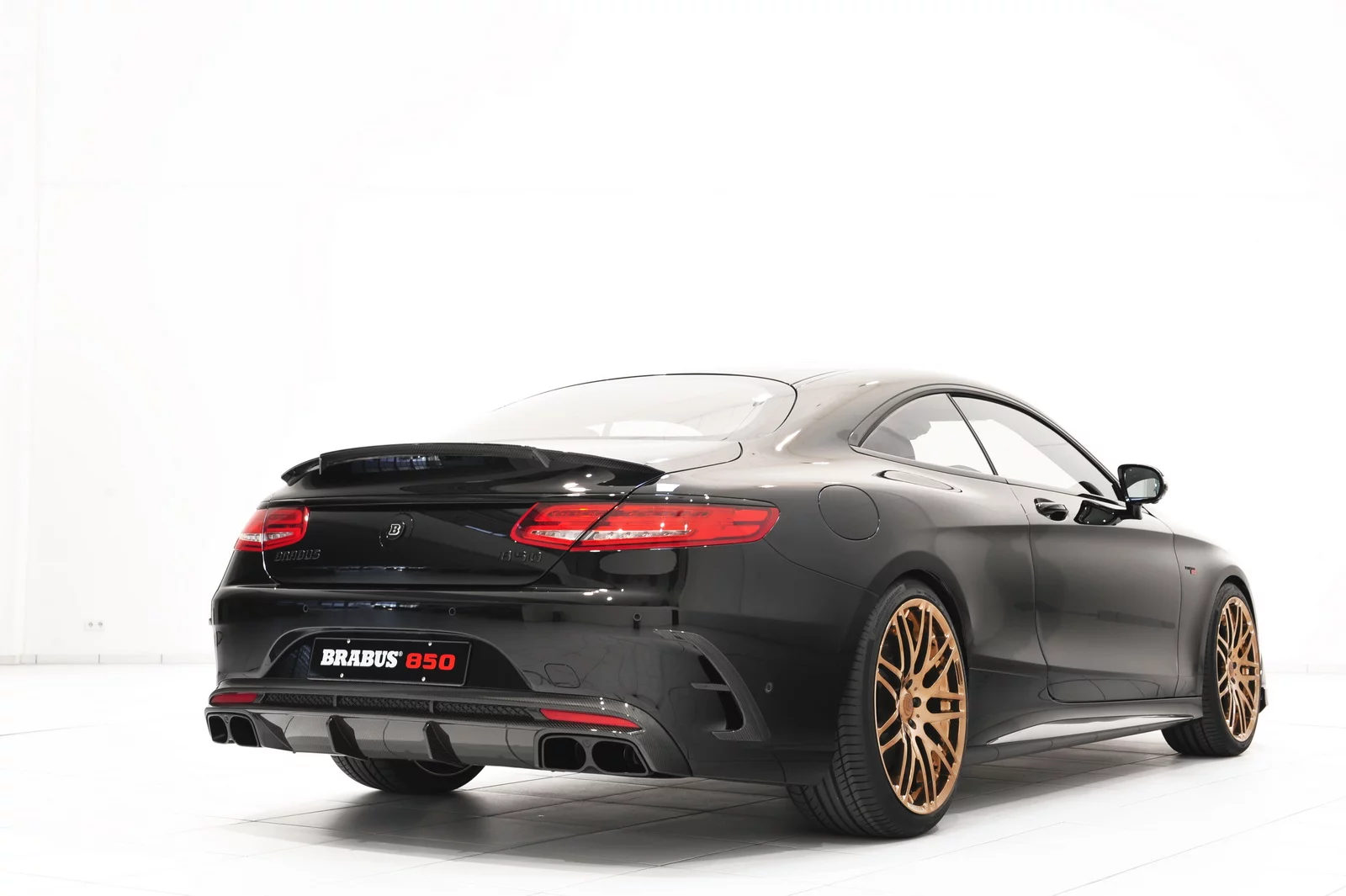 Brabus adds a carbon spoiler and diffuser