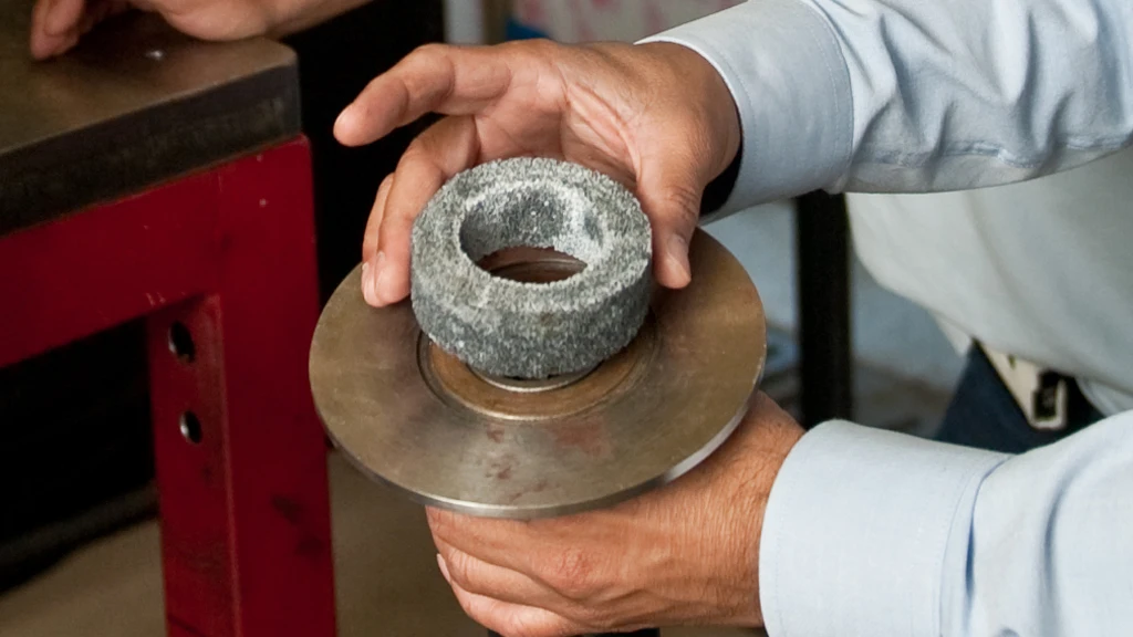 The "noise sponge" that can significantly reduce the noise of combustion in jet engines (Photo: Zach Riggins, University of Alabama)