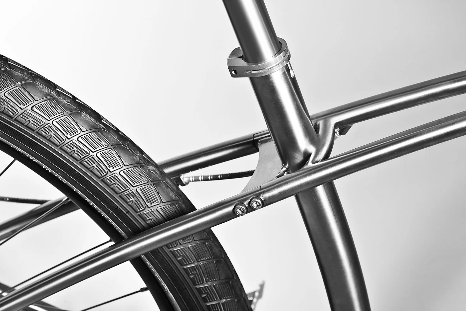 The Titanium seat post as shown on the Budnitz No2