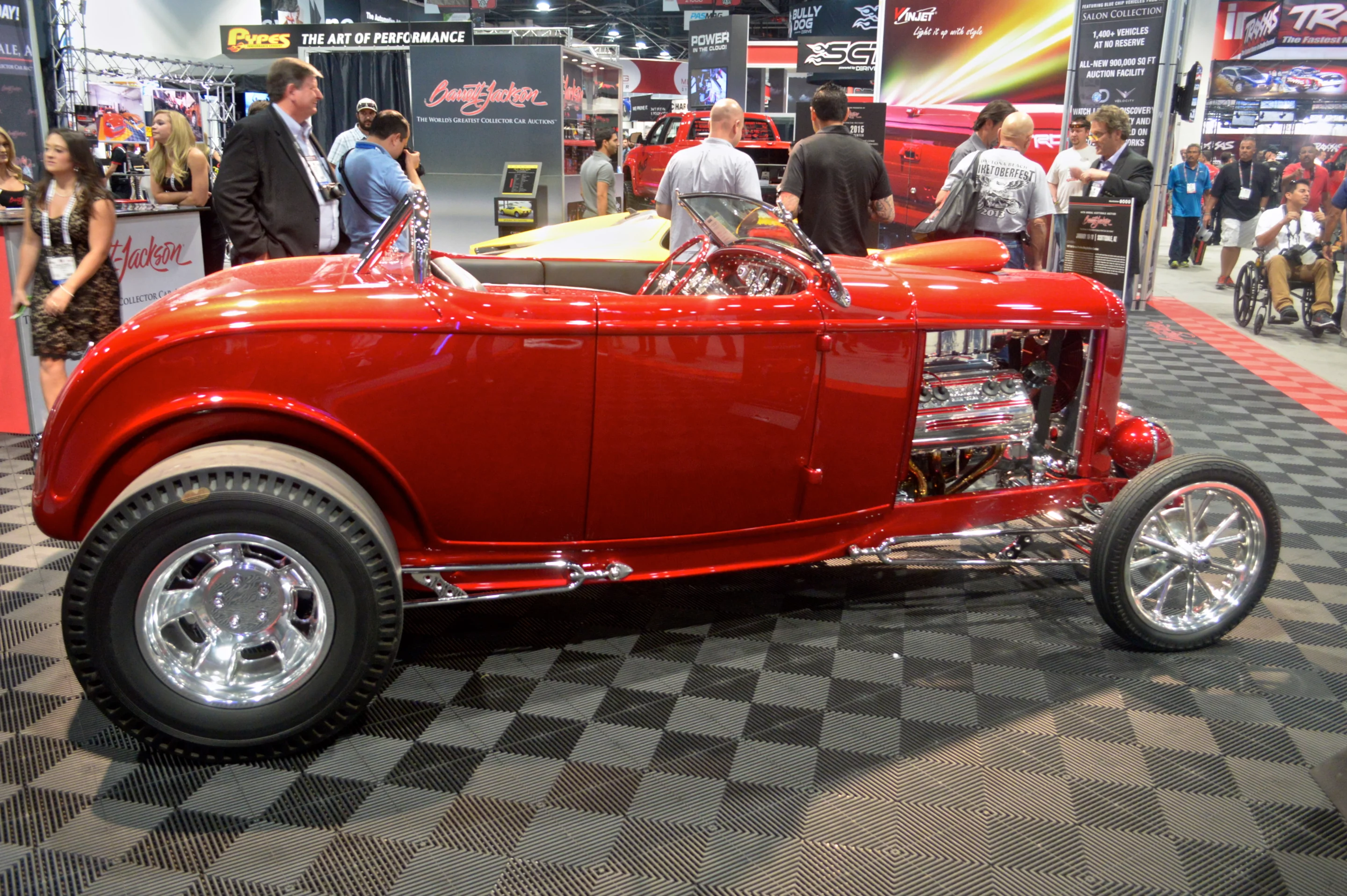 Barrett-Jackson auction house shows the 1932 Ford "Double Trouble" custom show car (Photo: C.C. Weiss/Gizmag)