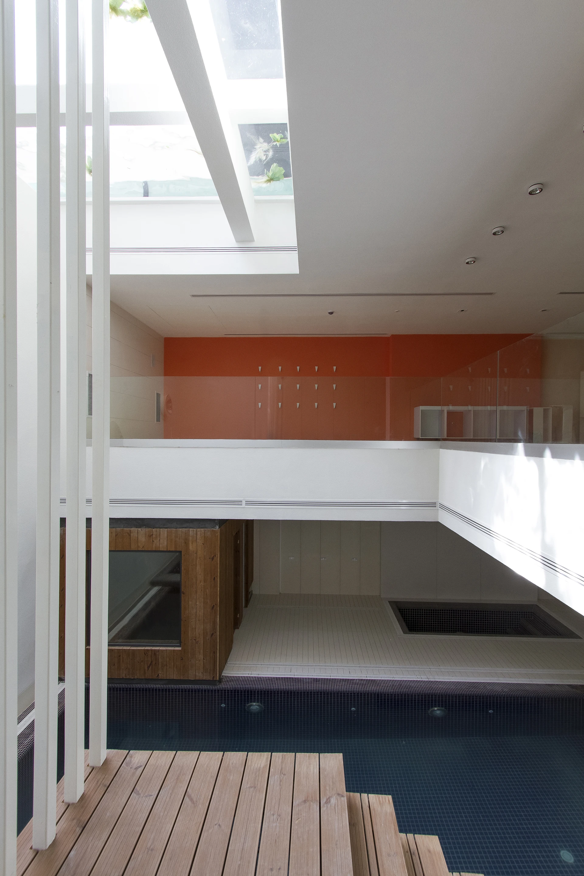 The house features a swimming pool (Photo: Nextoffice)
