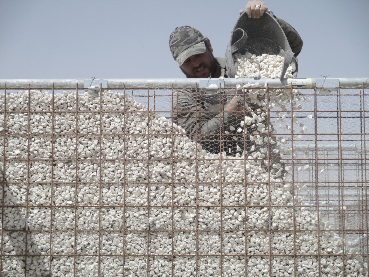 The Re:Build team is now working on a project to construct a school, market, a residential area, canteen and an information centre for another refugee camp in Somalia