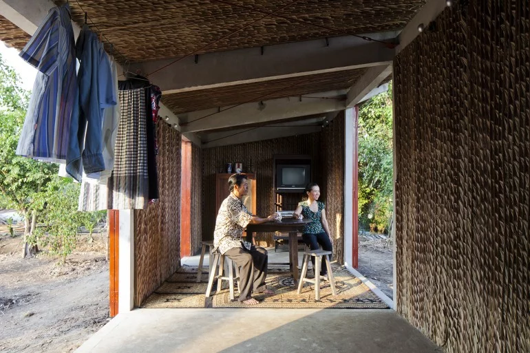 S-House is part-built using local easily-obtained materials like Palm leaf thatching and bamboo (Photo: Hiroyuki Oki)
