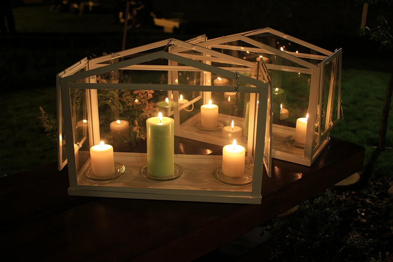 The house relies on sustainable technologies for lighting, heating, and power