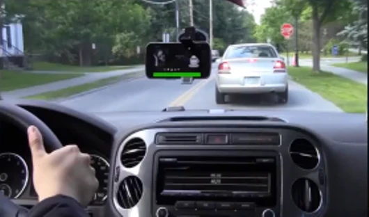 CarSafe takes advantage of the latest smartphone camera technology, which allows the simultaneous processing of dual-camera streams