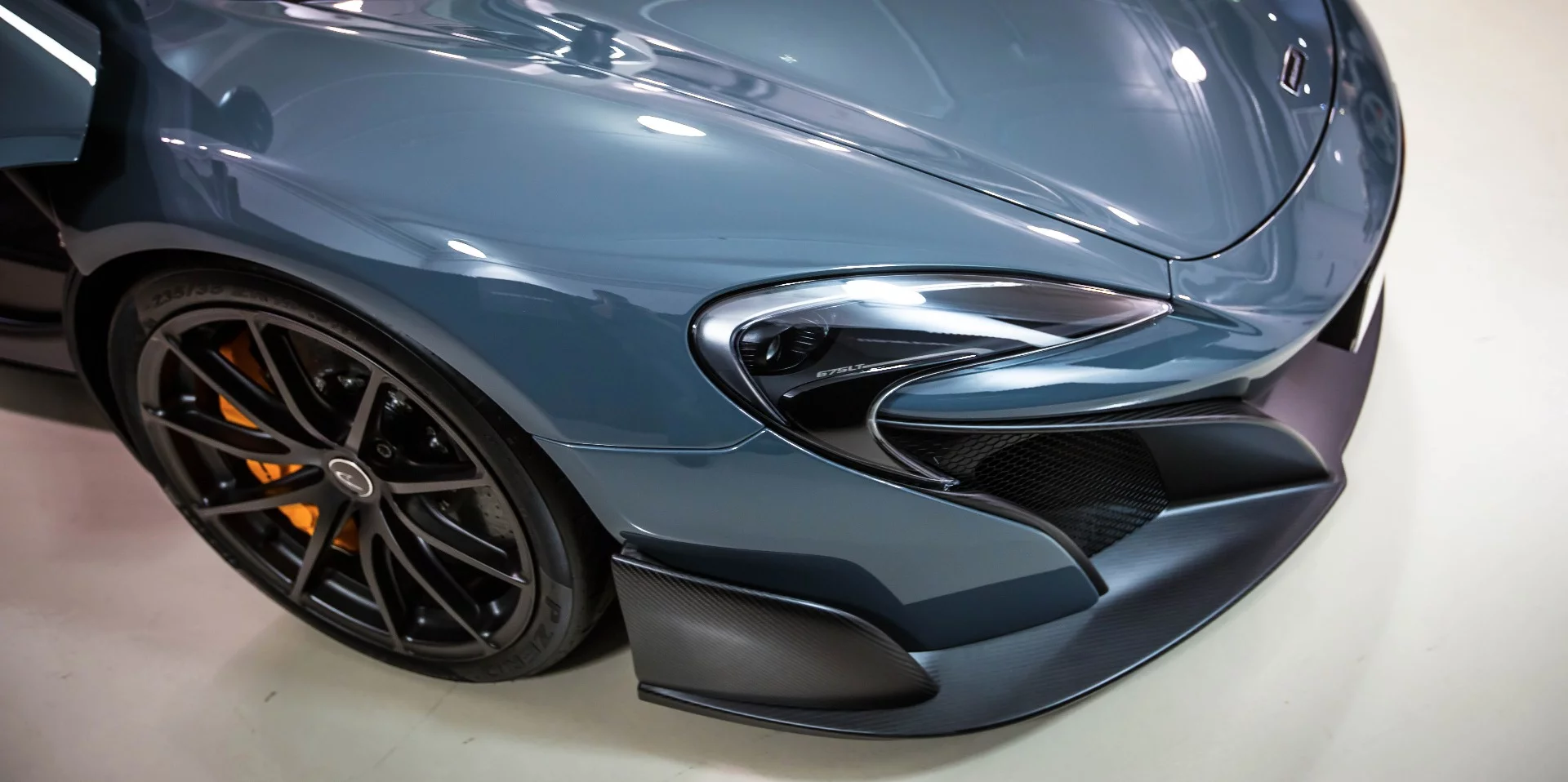 The carbon detailing on the splitter is gorgeous, even if it is optional