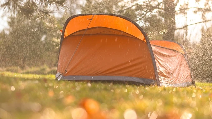 The Flying Tent braves the rain