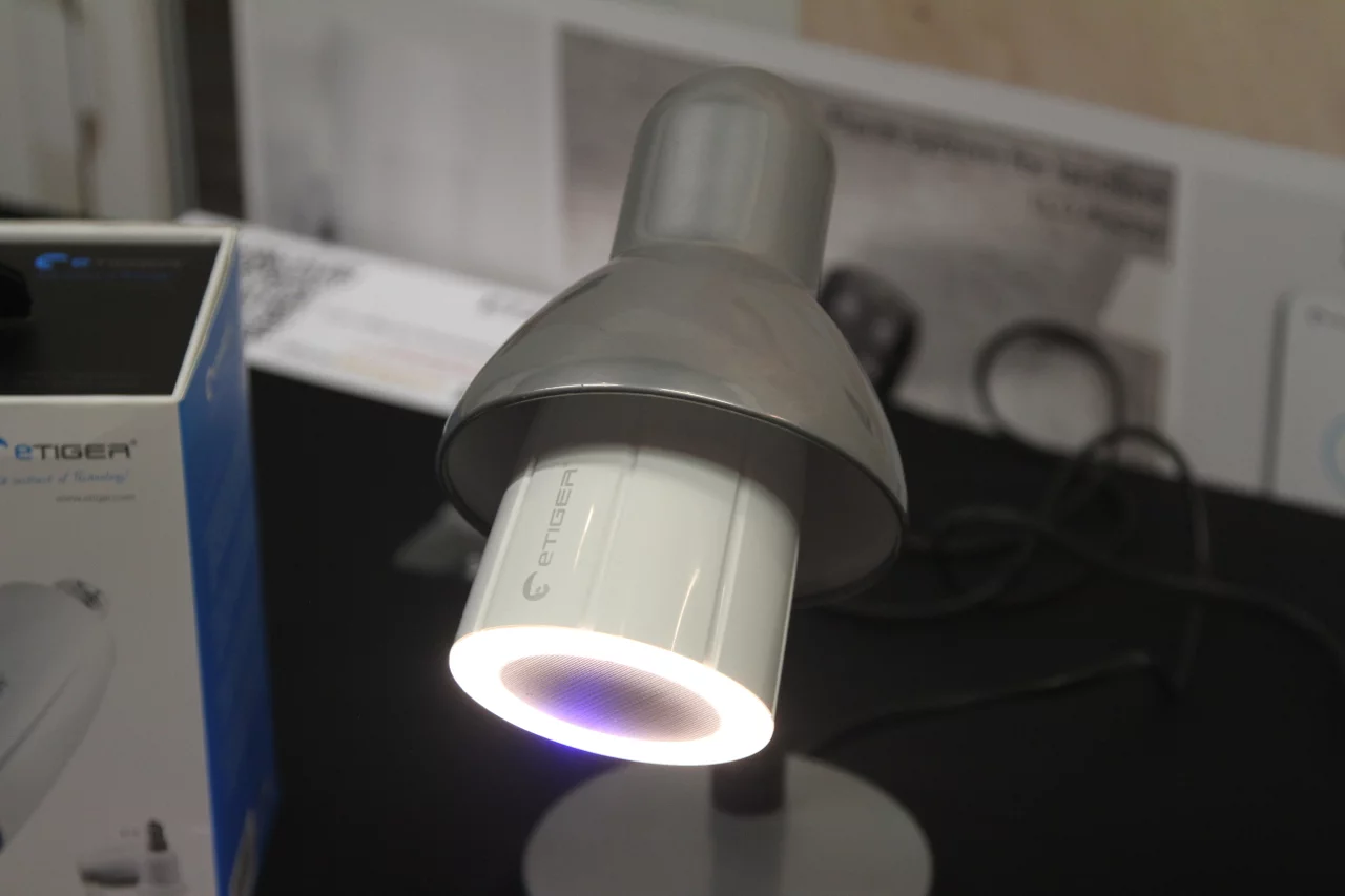 It is controlled with mobiles devices evia Bluetooth (Photo: Gizmag)