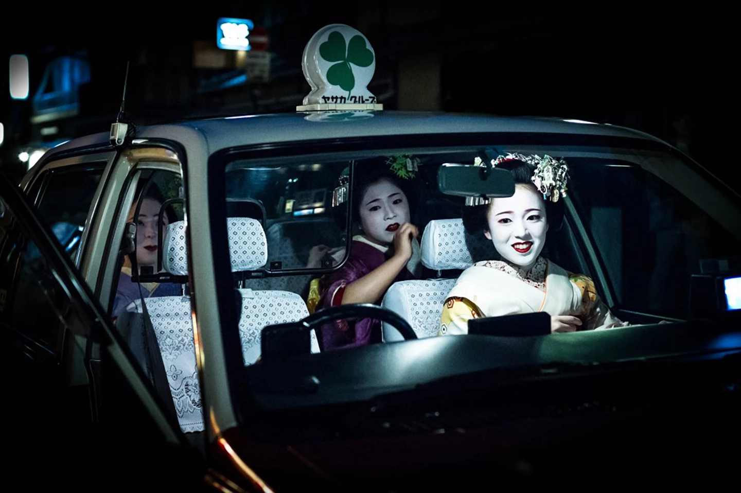 Urban Photo Awards. Finalist, Streets. "Tre Maiko A Gion" (Italy)