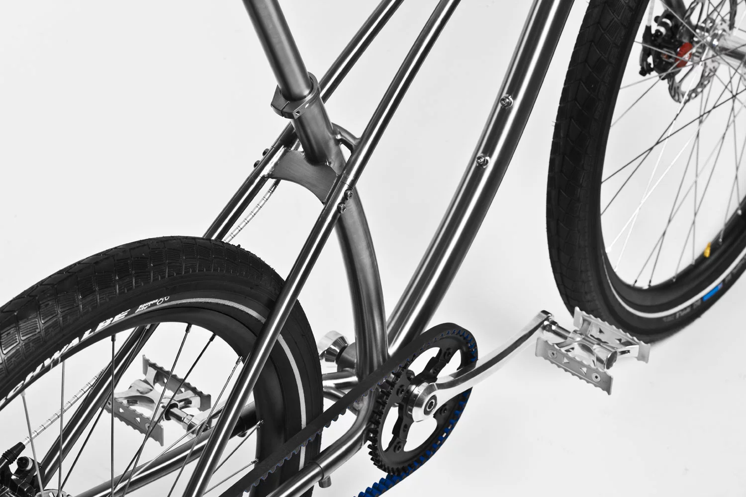 Both Budnitz bikes sport a Davinci design crank and MKS Touring Lite pedals