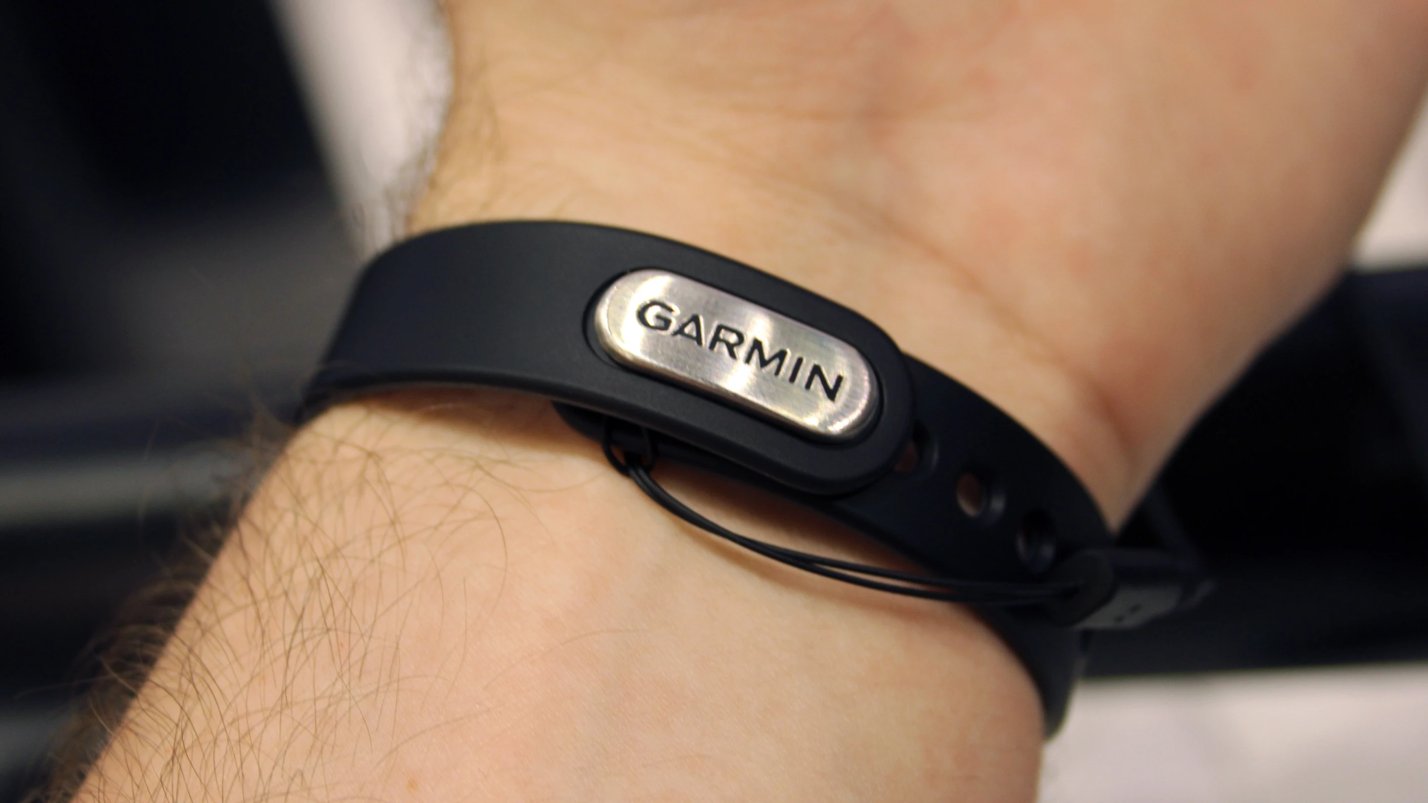 The vivosmart pairs with a smartphone over Bluetooth LE, sharing information with a companion app to offer a more in-depth look at one's fitness habits (Photo: Chris Wood/Gizmag)