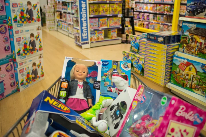 Gizmag looks at the best tech toys to see what Santa should be putting in his shopping trolley (Photo: Simon Crisp/Gizmag.com)