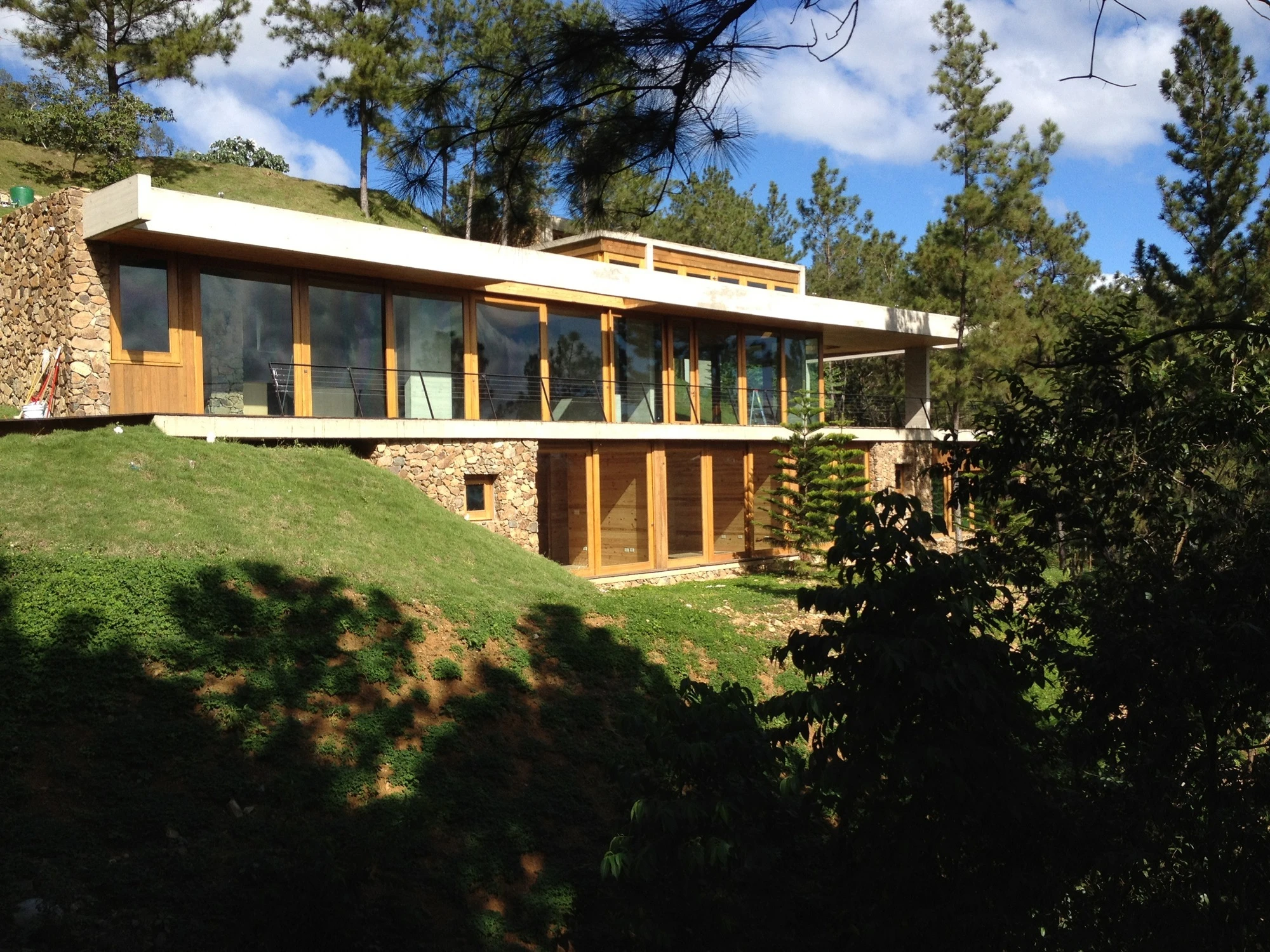 Architectural firm Vasho made use of the same principles seen in a pit house while building the RD House partly into a steep hillside (Photo: Eduardo Abreu)