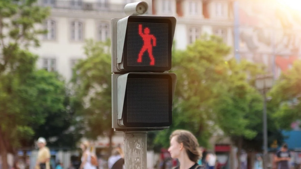 Smart's Dancing Traffic Light aimed to capture the attention of pedestrians and incentivize more to wait for the green man until crossing the road