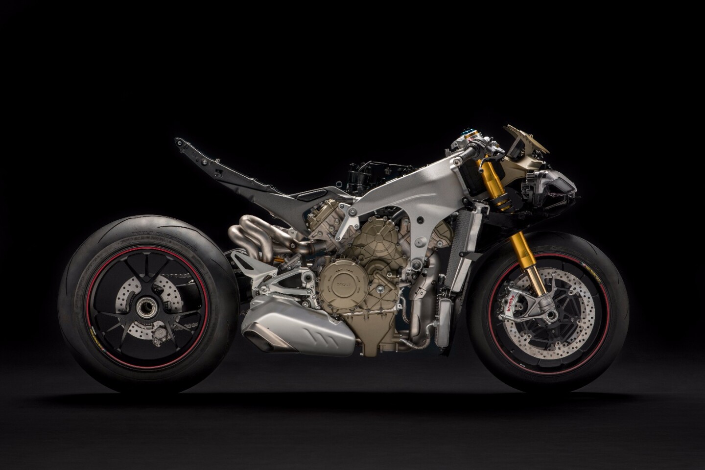 2018 Ducati Panigale V4: like the previous Panigale, the V4 is designed to use the engine as a key part of the frame