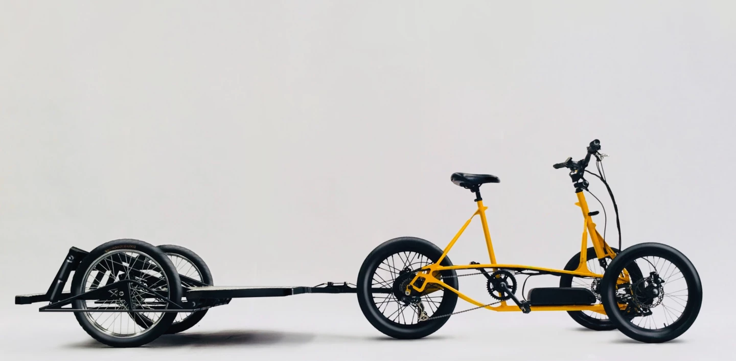 The Mastretta MX3 Cargo 200 Remolque features a 500-W motor, a 24-Ah battery option, and can haul up to 200 kg