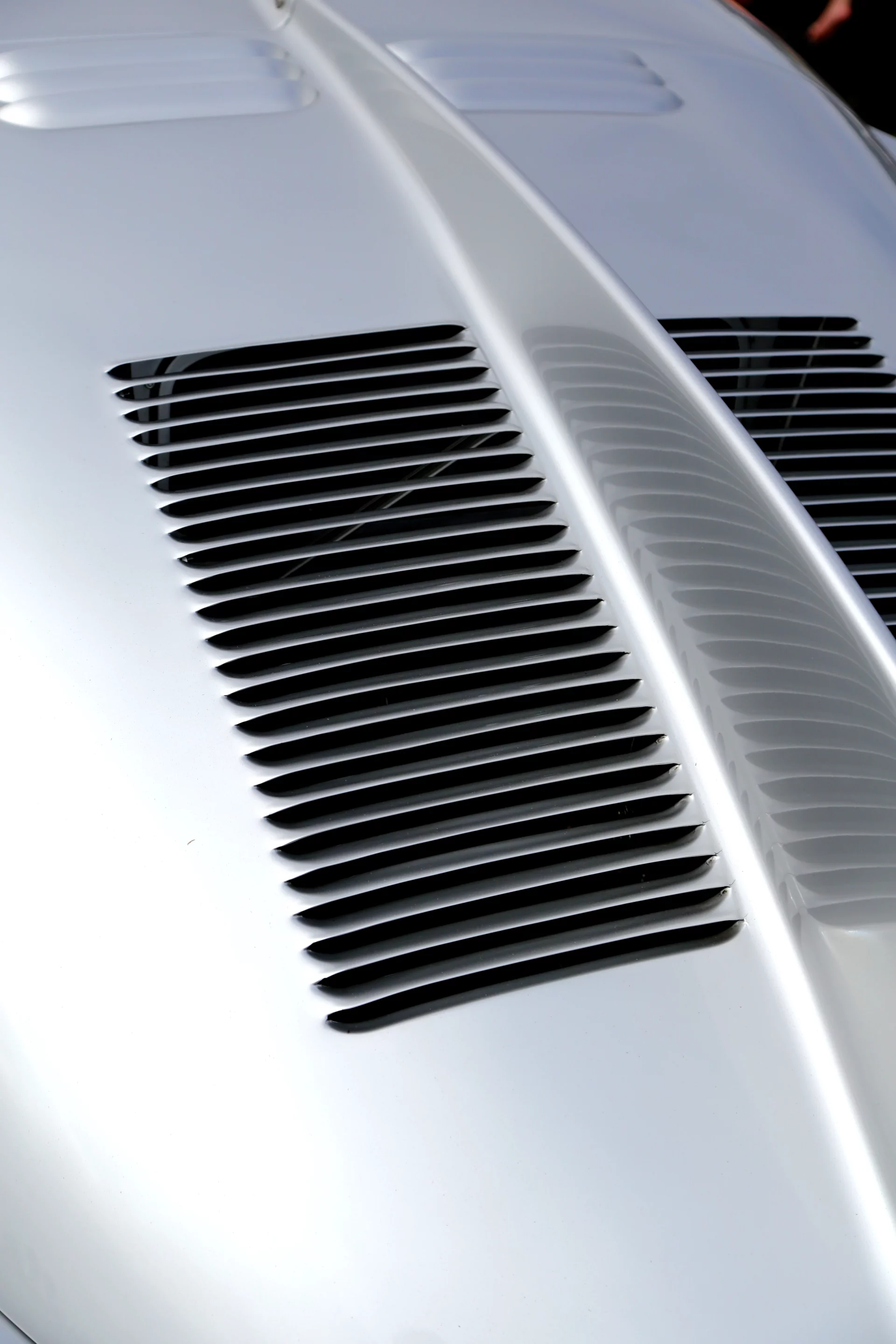 The Tatra's signature louvered hatch with aerodynamic fin (Photo: Angus MacKenzie/Gizmag.com)