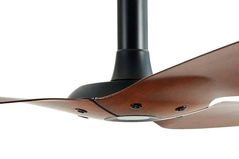 With Moso bamboo airfoils, Haiku uses the built-in Wi-Fi module, infrared motion, ambient temperature and humidity sensors to help maintain the user's ideal temperature