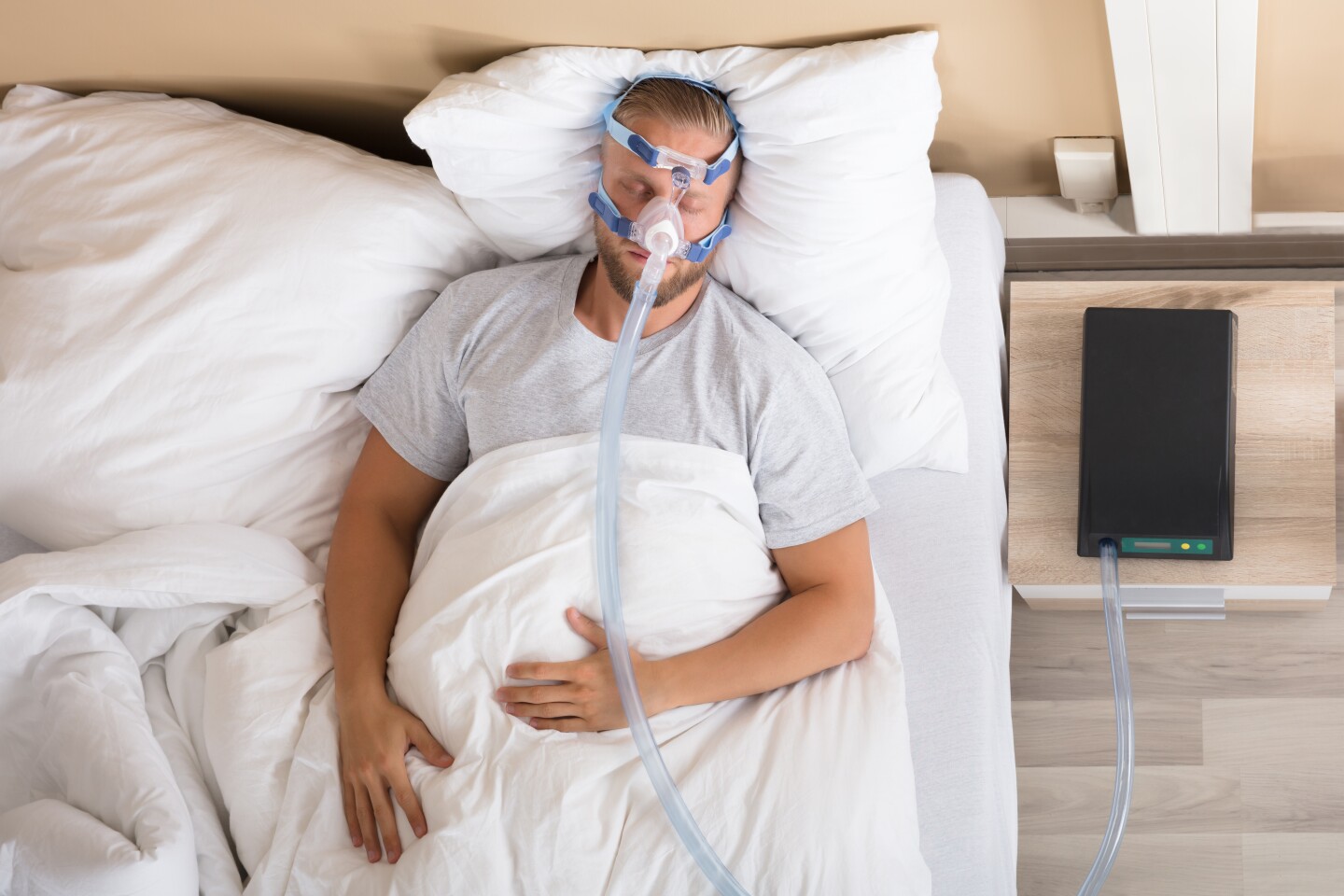 Quase metade de todos os portadores de apneia do sono em tratamento desistirá de seus aparelhos de CPAP.