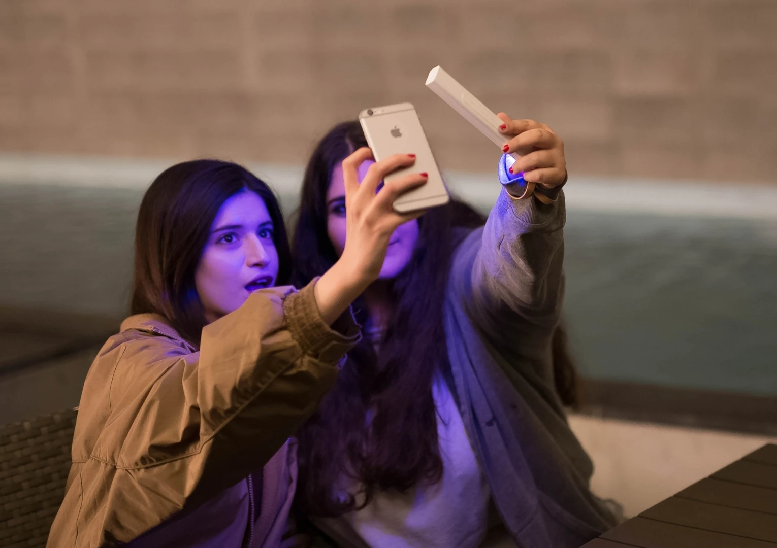 The Mstick can be used as a simple light source for photography