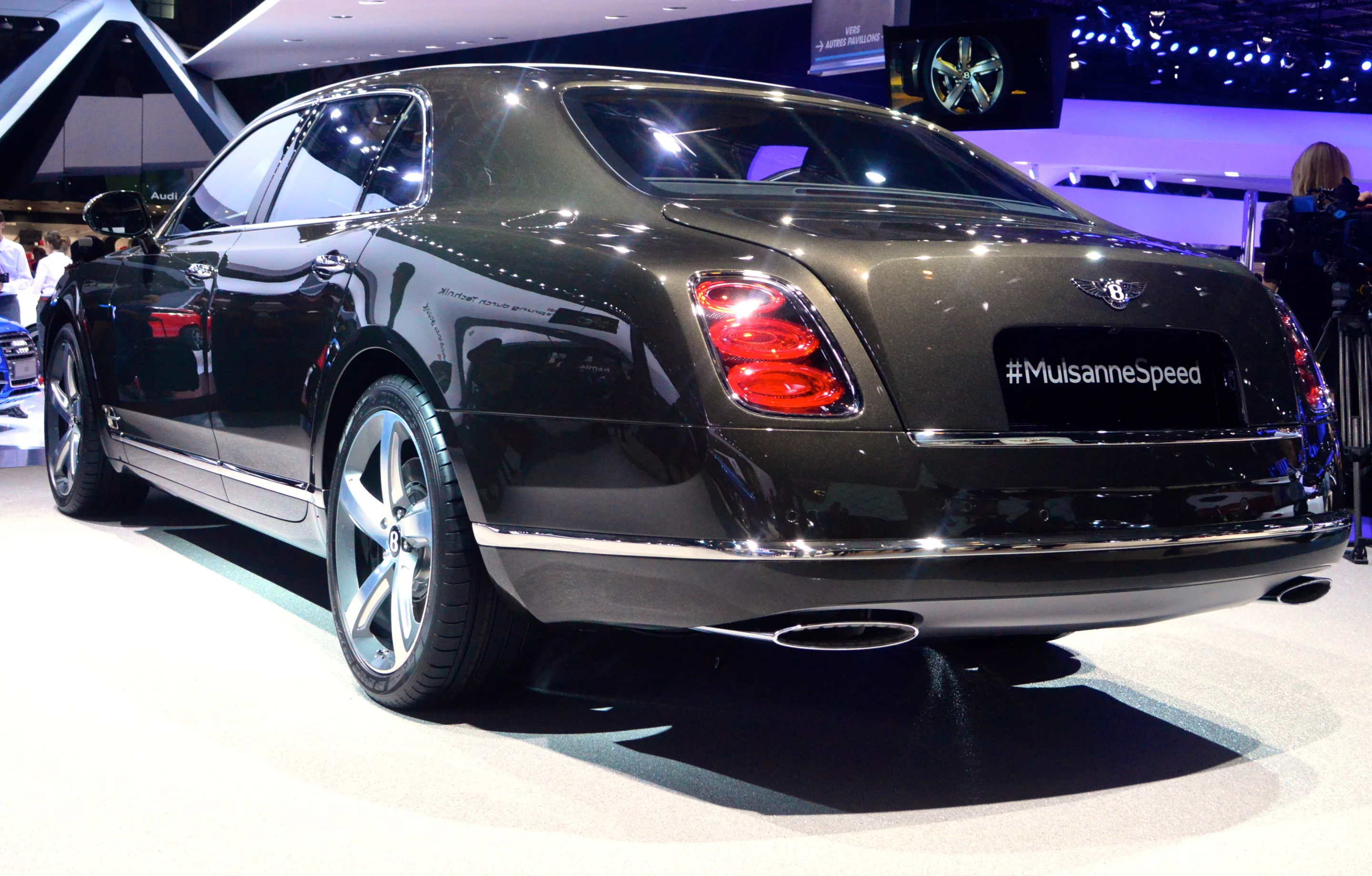 Despite its heavy, luxury-appointed build, the Mulsanne Speed gets off the line to 62 mph (100 km/h) in under 5 seconds (Photo: C.C. Weiss/Gizmag)