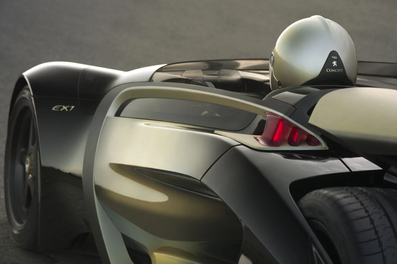 Peugeot EX1 concept at Aeroport Lleida Alguaire