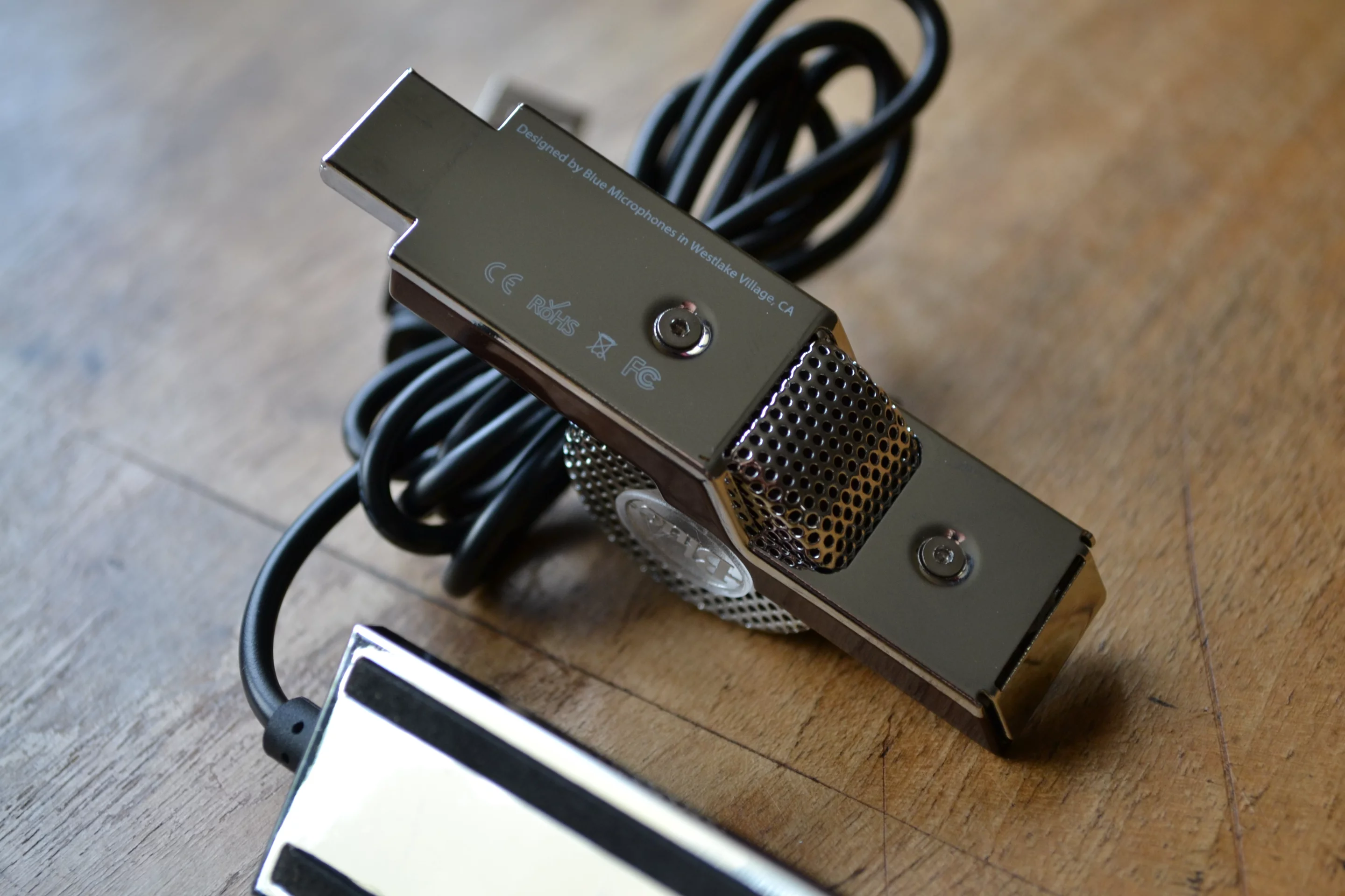 Tiki looks like a USB pen drive that's been given the Hanayama cast puzzle treatment