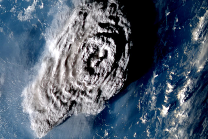 Satellite image of the Hunga-Tonga Hunga-Ha'apai volcano around 100 minutes after its eruption