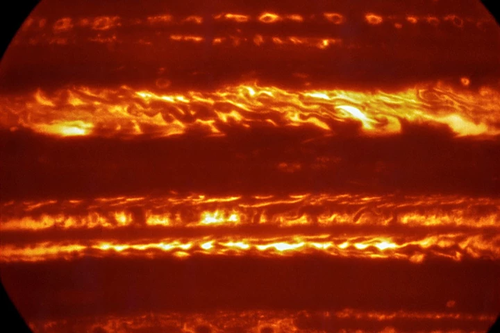This portion of a composite (seen in its entirety below) was made by selecting the best images from thousands of snapshots taken by the VISIR instrument attached to the Very Large Telescope in Chile