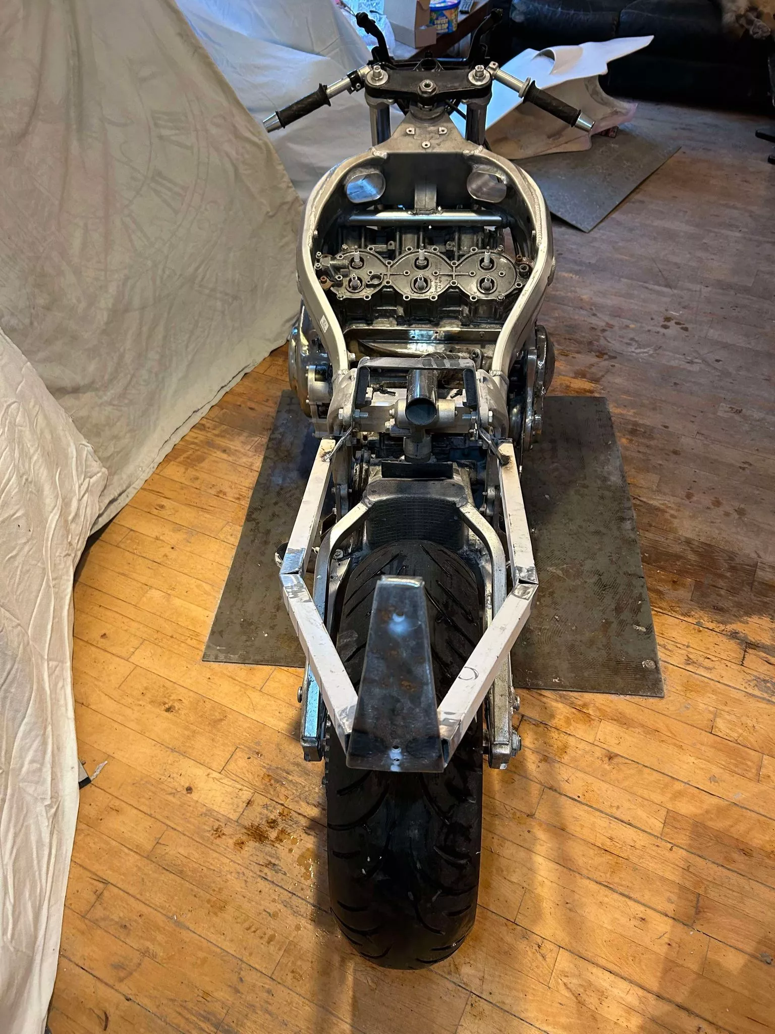 The build's chassis takes a rather unique approach of 3-into-1 exhaust system