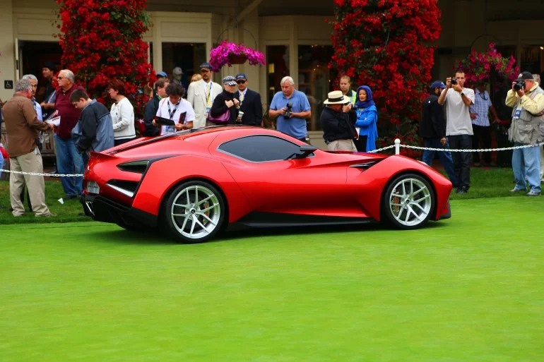 The first iteration of Vulcano featured a carbon fiber body