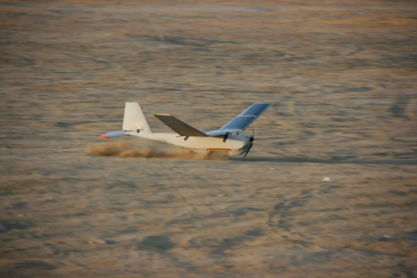 The solar-powered Puma AE prototype lands after a nine hour 11 minute continuous flight (Photo: Courtesy AeroVironment, Inc.)