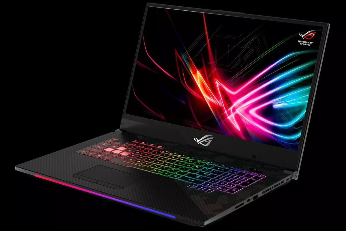 The Strix SCAR II (GL704) gives players big screen real estate in a 15/7-inch laptop chassis