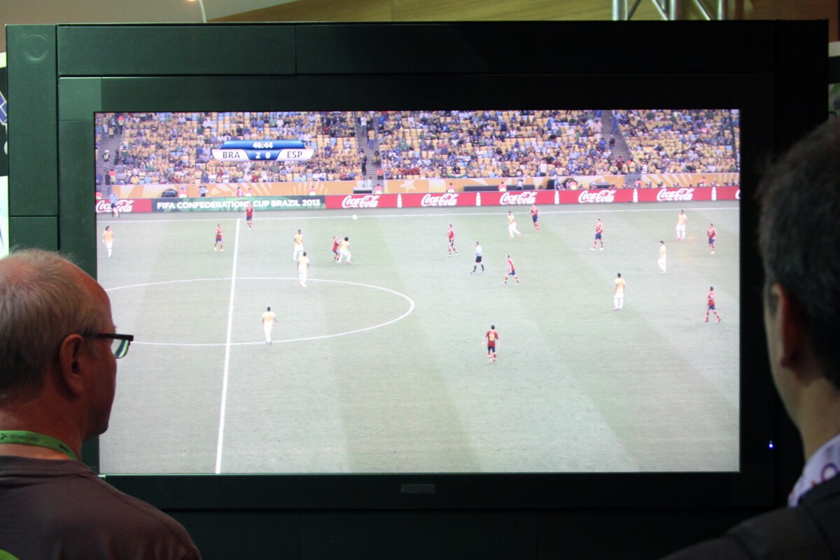 NHK's 8K demonstration attracted a crowd at IBC 2013