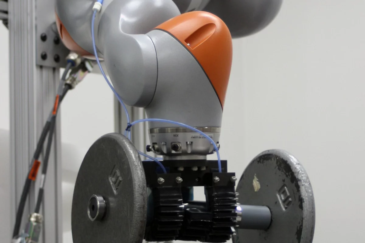 Scientists have created a robotic gripper that uses a gecko-inspired adhesive coating and can lift heavy objects weighing up to 45 lb (20 kg)