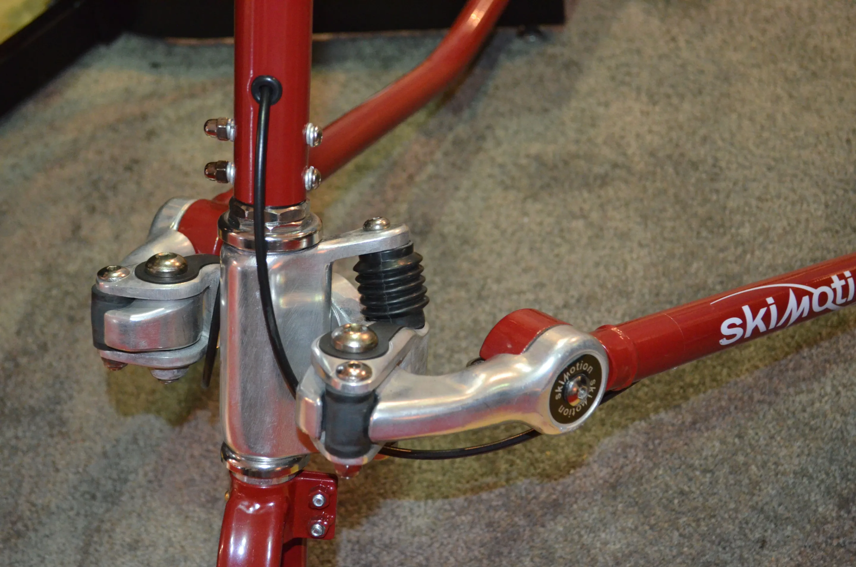 The four-way pivot hub helps in getting your upper body involved in carving