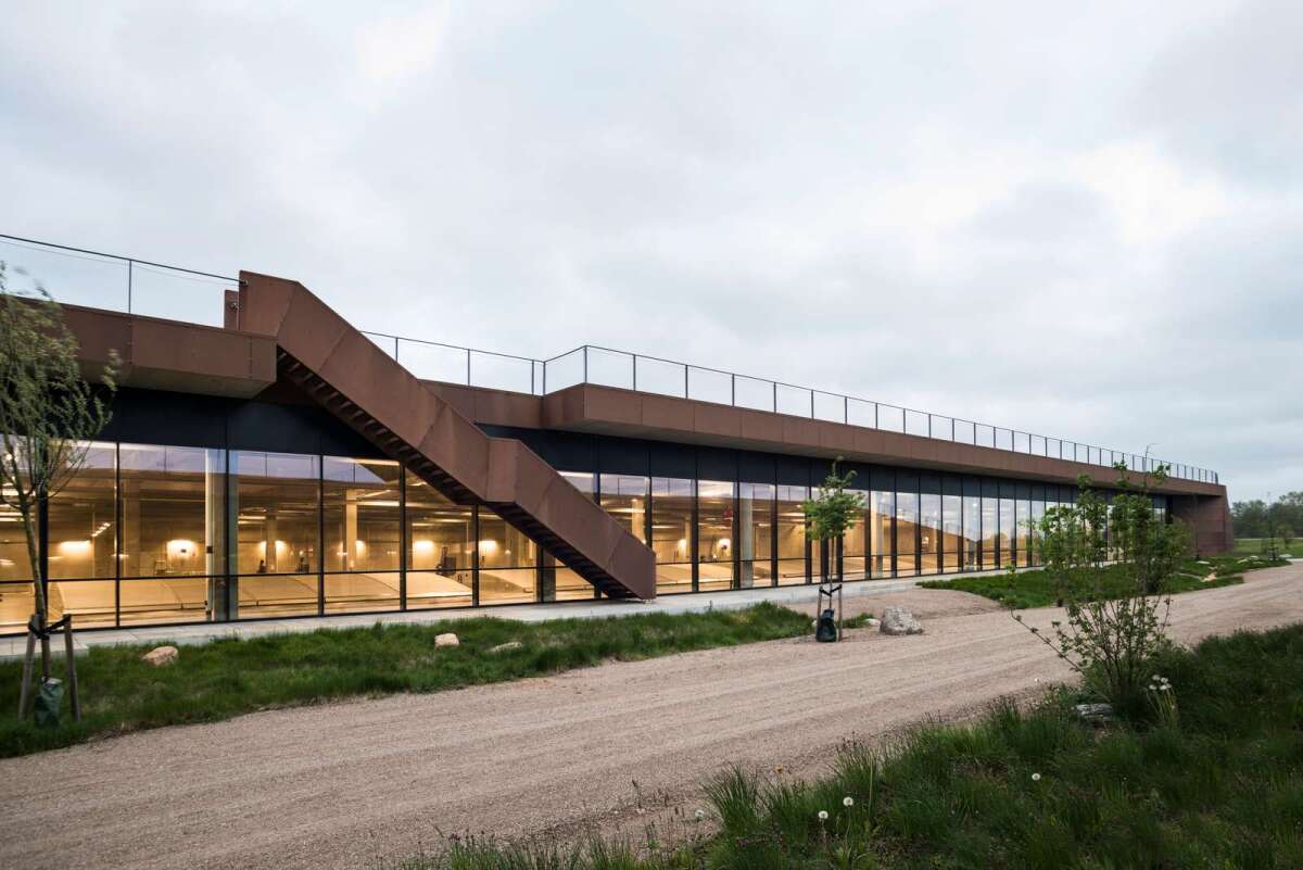 The Solrødgård Water Treatment Plant was mostly completed back in 2017 but the green roof and other landscaping were only recently installed