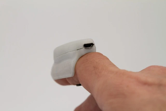 The Mycestro 3D wireless mouse that attaches to your index finger to track hand motions (Photo: Innovative Developments LLC)
