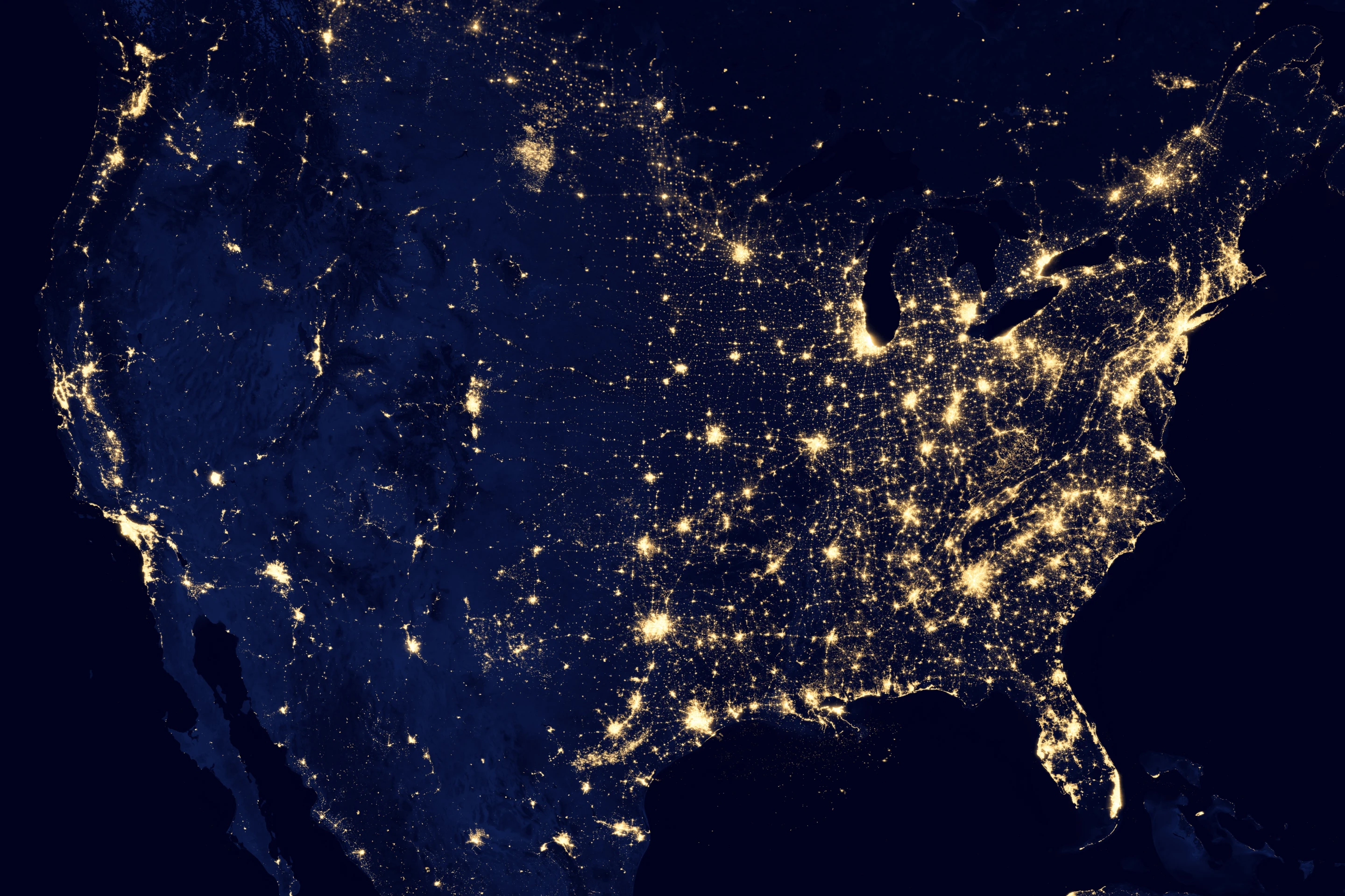 Continental United States as seen at night from the Suomi NPP satellite (Image: NASA Earth Observatory/NOAA NGDC)