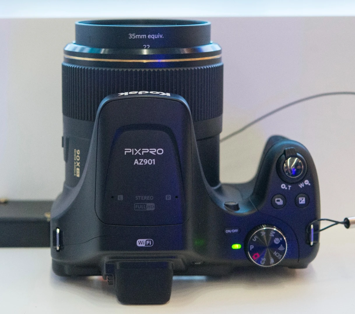 The Kodak PixPro AZ901 is all about its 90x zoom lens