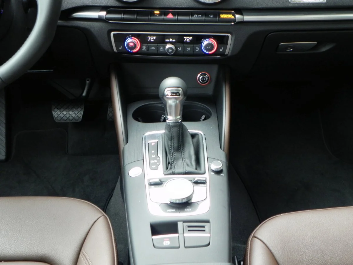 Upgrading to the Technology Package, as our test model had, added navigation, a better control interface via the command knob, and a brilliant touchpad on top of the control knob